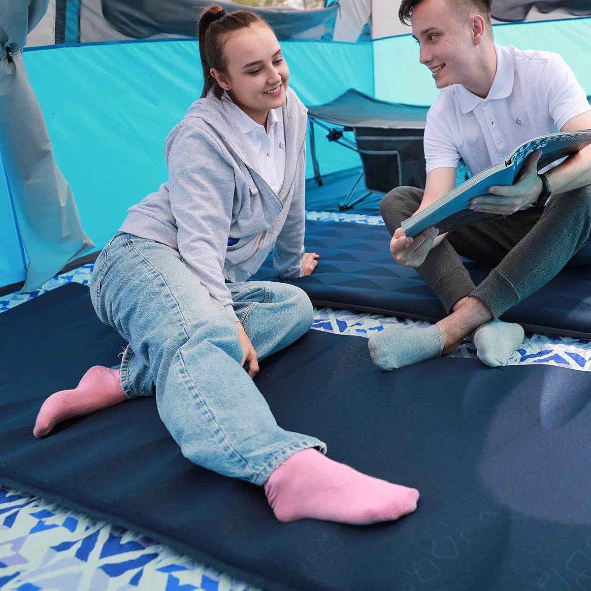 Self-Inflating Sleeping Pad with R-Value 4.2, Anti-Rollover Camping Mattress