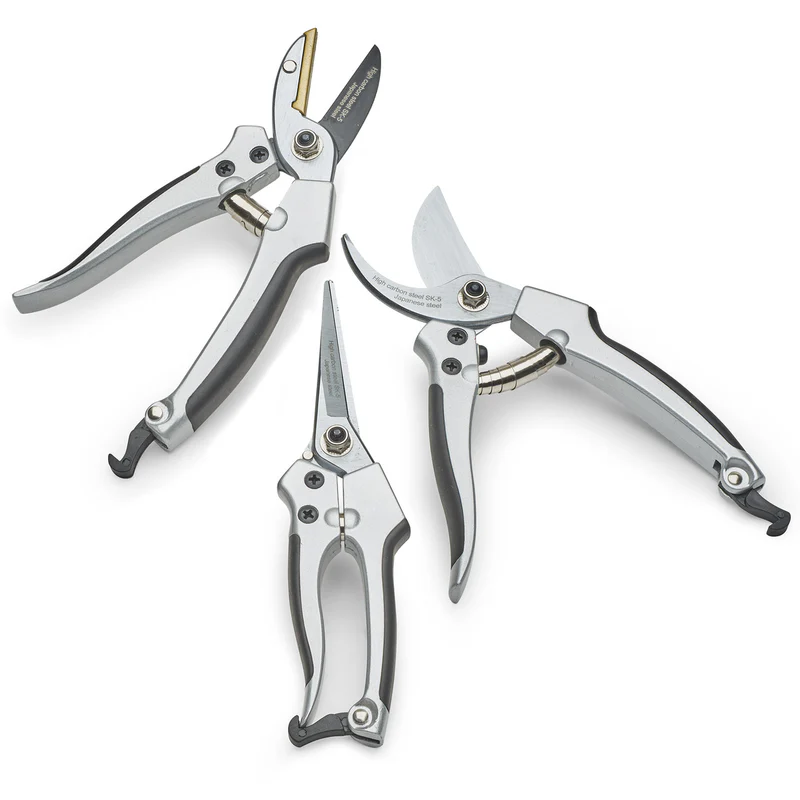 Complete Pruning Set for Everyday Garden Tasks