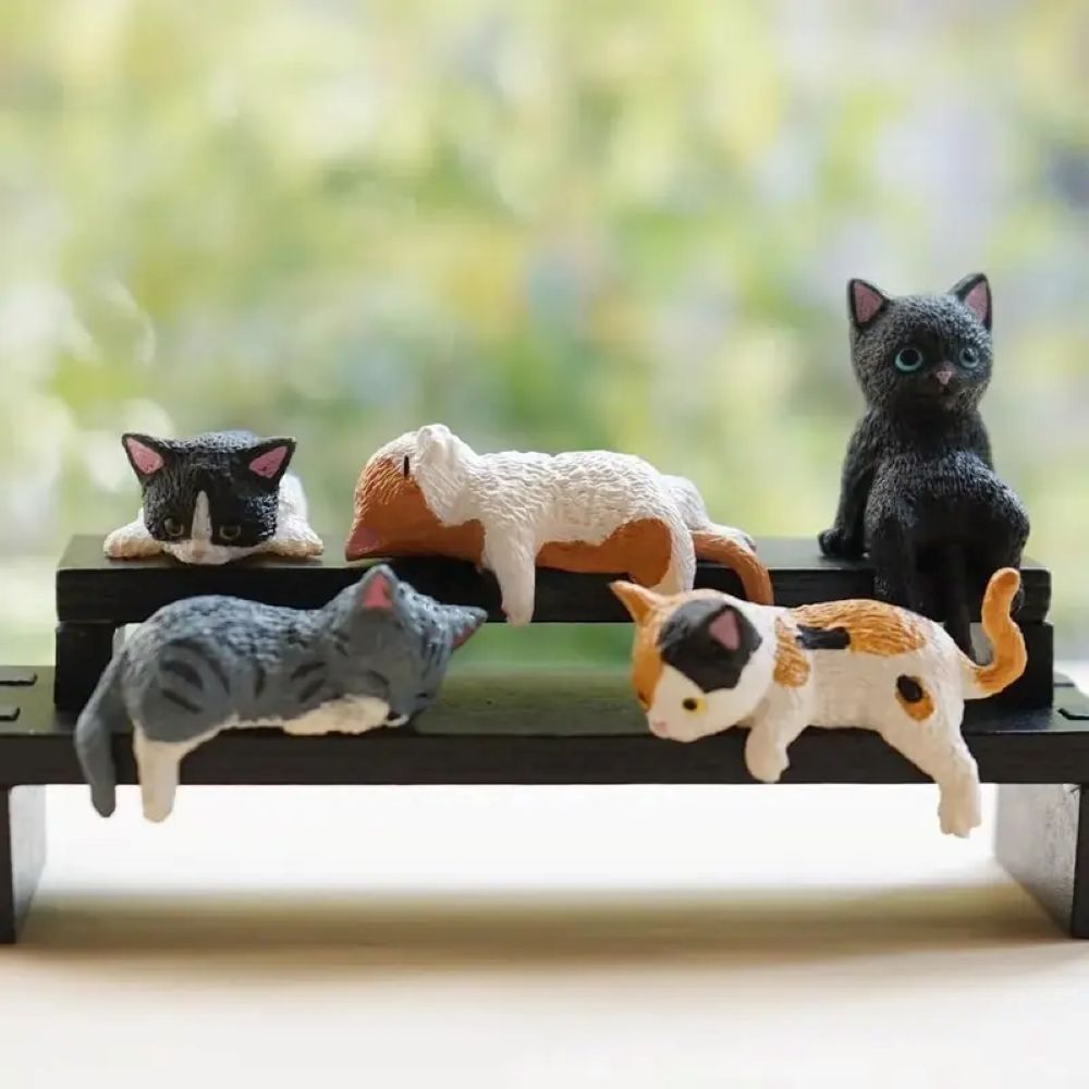5-Piece Hand-Painted Mini Cat Figurines – Cute Desk Decor