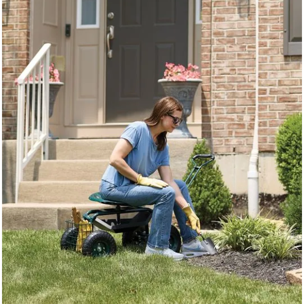 Steerable Garden Scoot