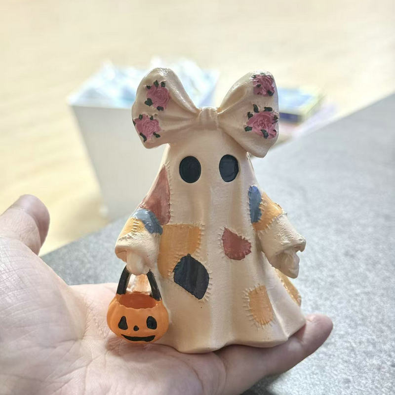 Patchwork Ghost Halloween Decoration, Resin Figurine Tabletop Decor