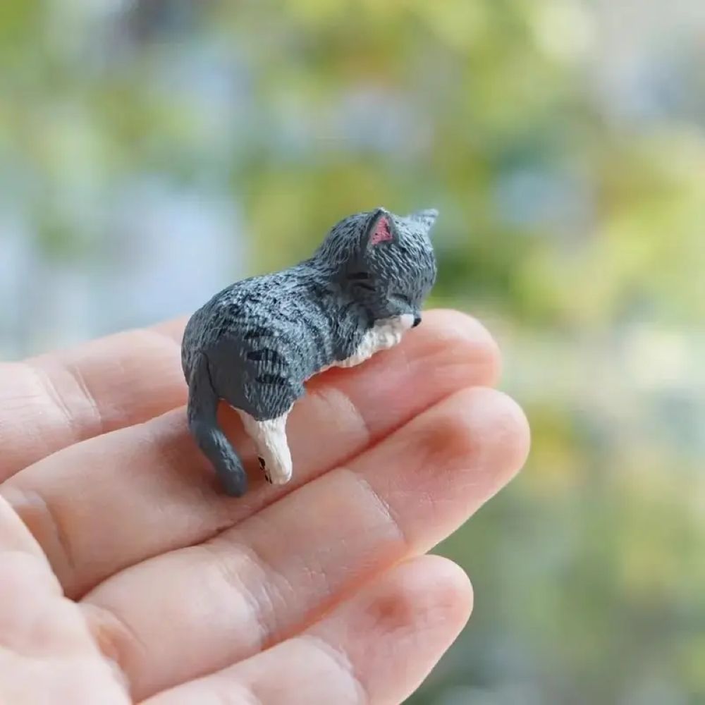 5-Piece Hand-Painted Mini Cat Figurines – Cute Desk Decor