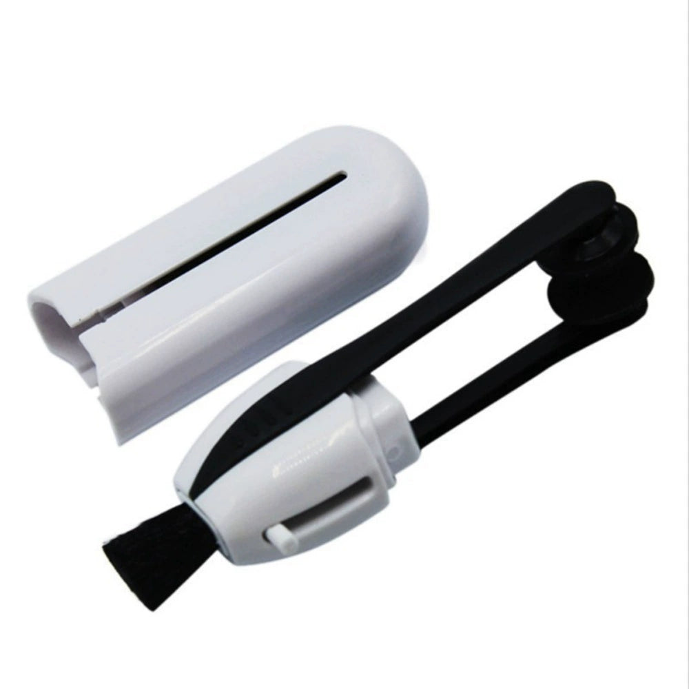 Portable Eyeglass Lens Cleaner with Dry Carbon Pads