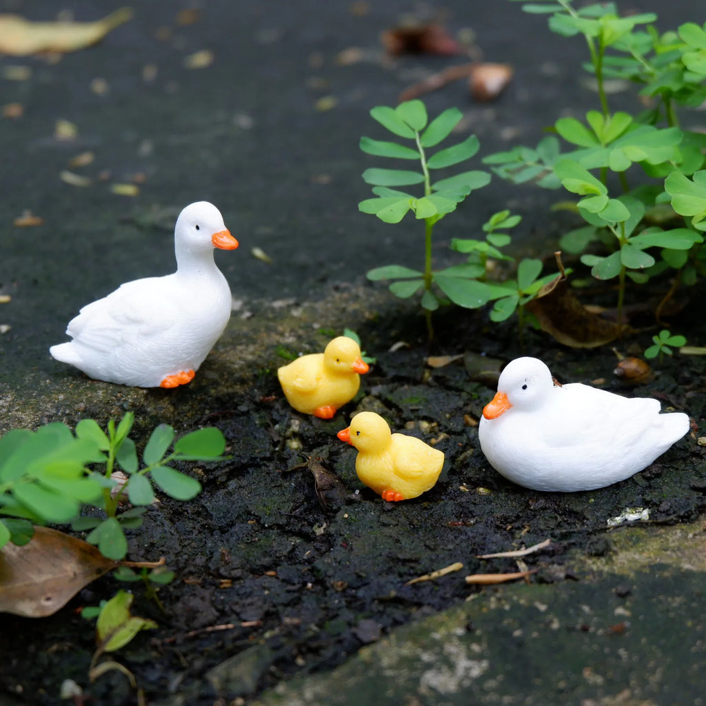 Duck Resin Ornaments 4 Piece Garden Figurines Decor