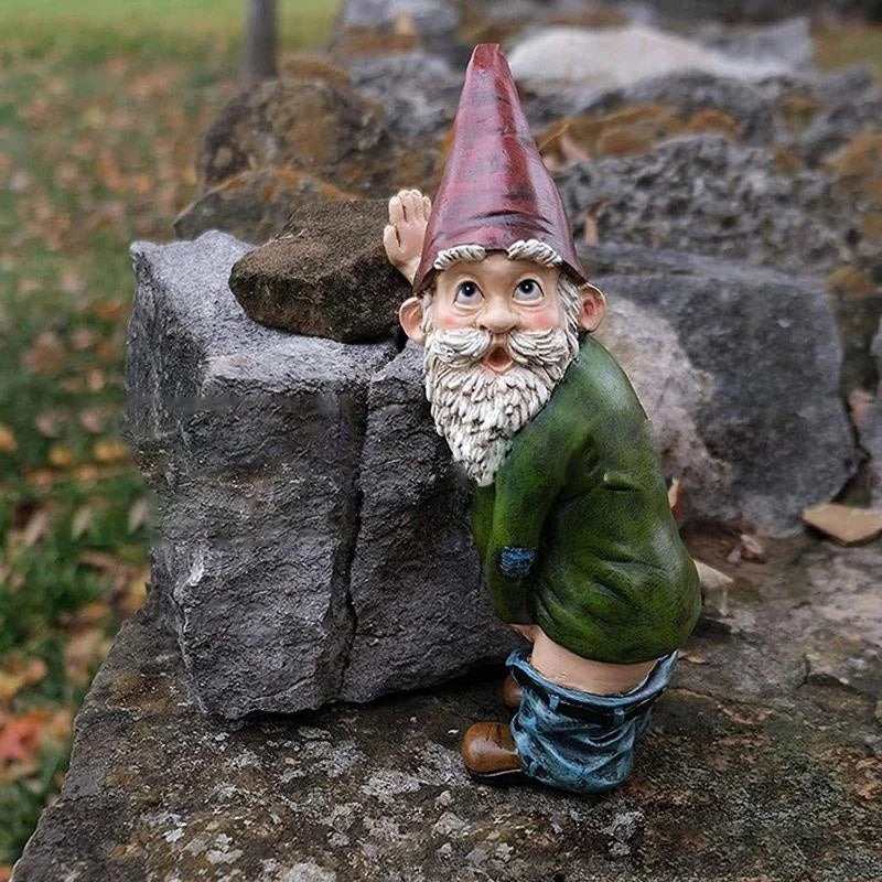 Garden Gnome Statue Funny Urinating Gnome Outdoor Garden Decor Holiday Ornament