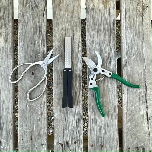 Garden Tool Sharpener – Diamond & Carbon Steel Paddle for Pruners, Clippers, Mower Blades