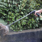 High-pressure spray gun with adjustable nozzle